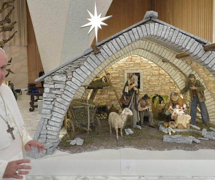 Representa el pesebre un ‘Evangelio vivo’, dice el Papa