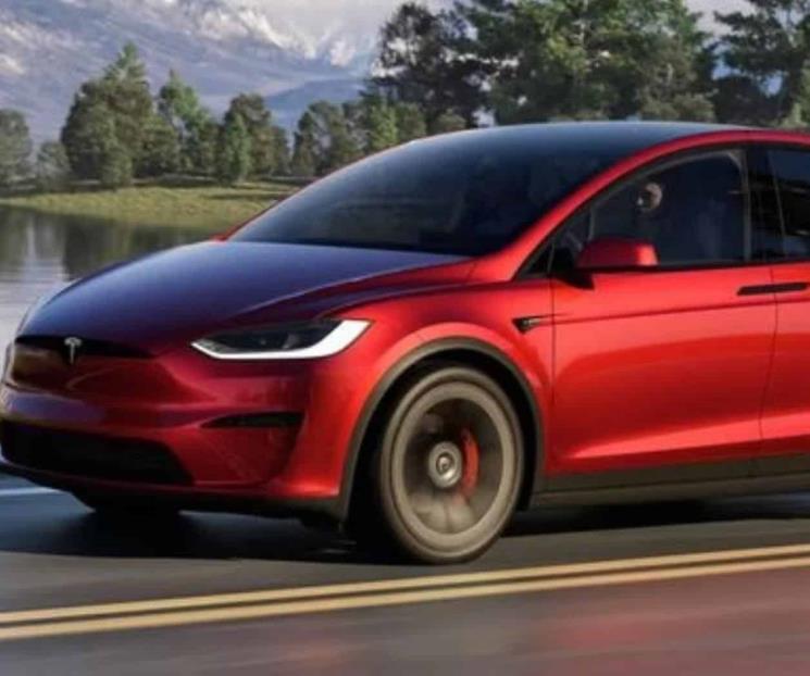 Llama Tesla a revisión a más de 120 mil autos en EU 
