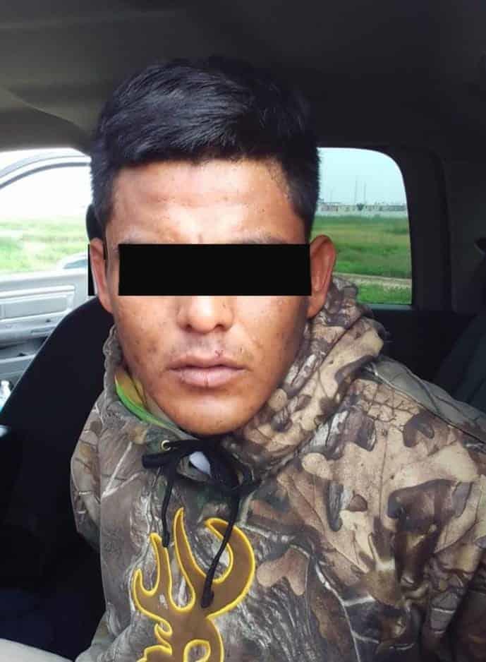 Amenazan con pistola a policías
