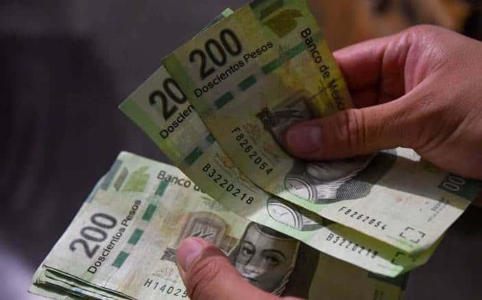 Superpeso vuelve a romper el piso de 17 unidades por dólar
