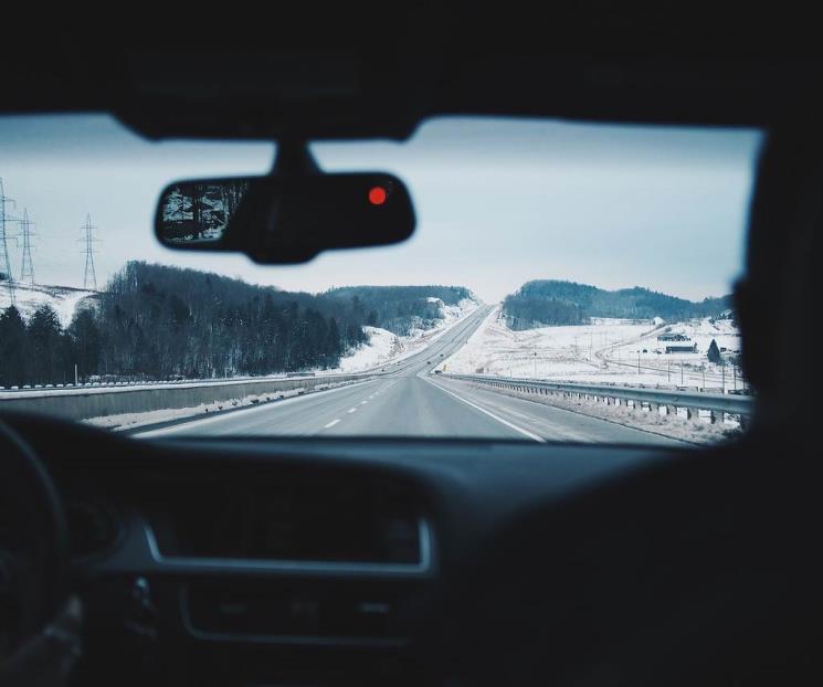 Cómo frenar un auto si la carretera está congelada