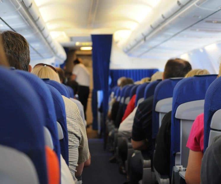 Aerolínea se equivoca y envía a menor no acompañado en avión errado