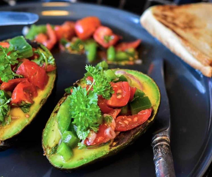 Qué pasa si cenas aguacate