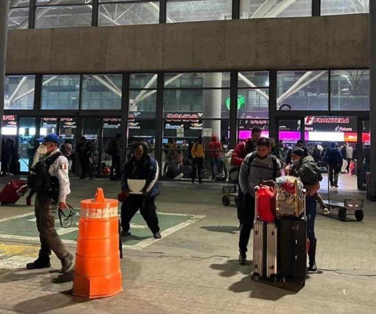 No consiguen viajes y quedan varados en Central de Autobuses No consiguen viajes y quedan varados en Central de Autobuses