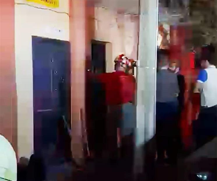 Controlan incendio iniciado en pino