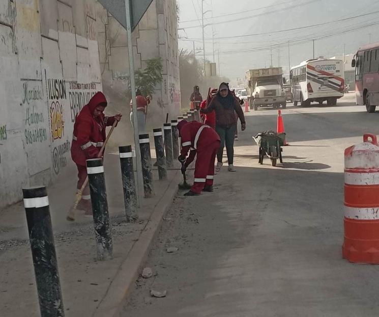 Limpia Escobedo sus calles hasta en día de asueto