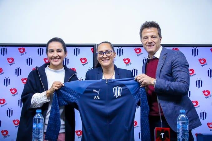 Presentan Rayadas a Amelia Valverde como su entrenadora