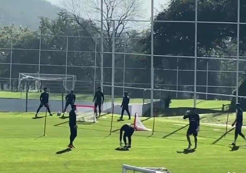 Entrenan Rayados entre ausencias, lesiones y prácticas por separado