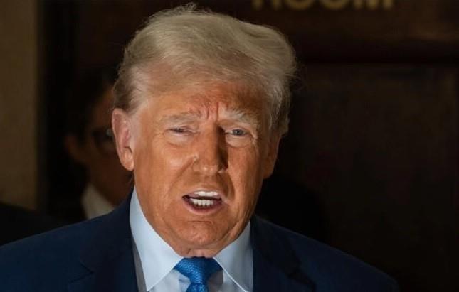 Mantiene Corte a Trump en boleta de elecciones