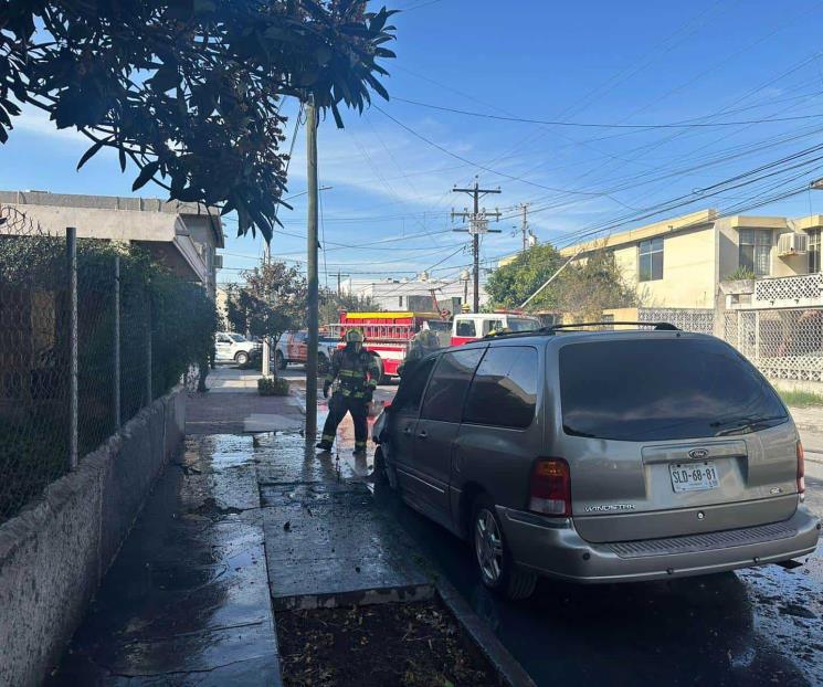 Se incendia camioneta en Mitras