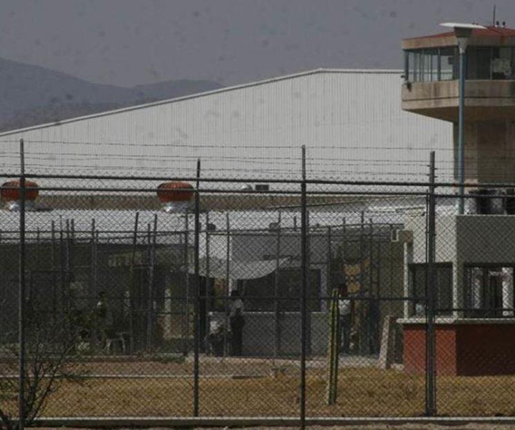 Se registra motín en Penal de Acapulco, hay 2 policías heridos