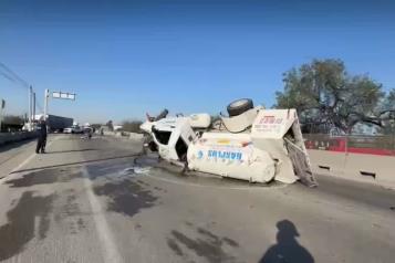 Vuelca pipa en Apodaca