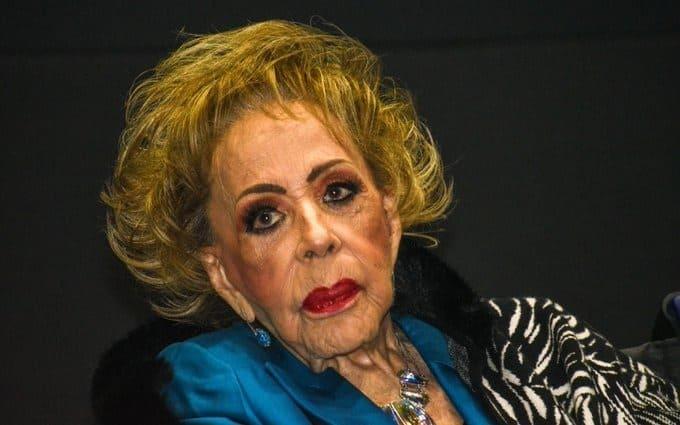 Asegura Alejandra que Silvia Pinal dejó el área de terapia intensiva