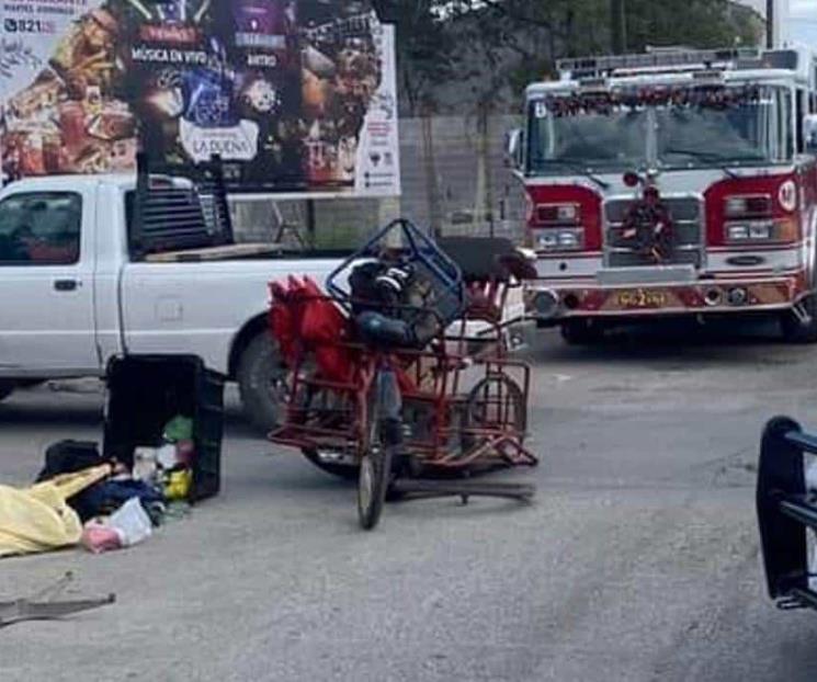 Bolero es impactado por camioneta a bordo de su triciclo en Linares Bolero es impactado por camioneta a bordo de su triciclo en Linares