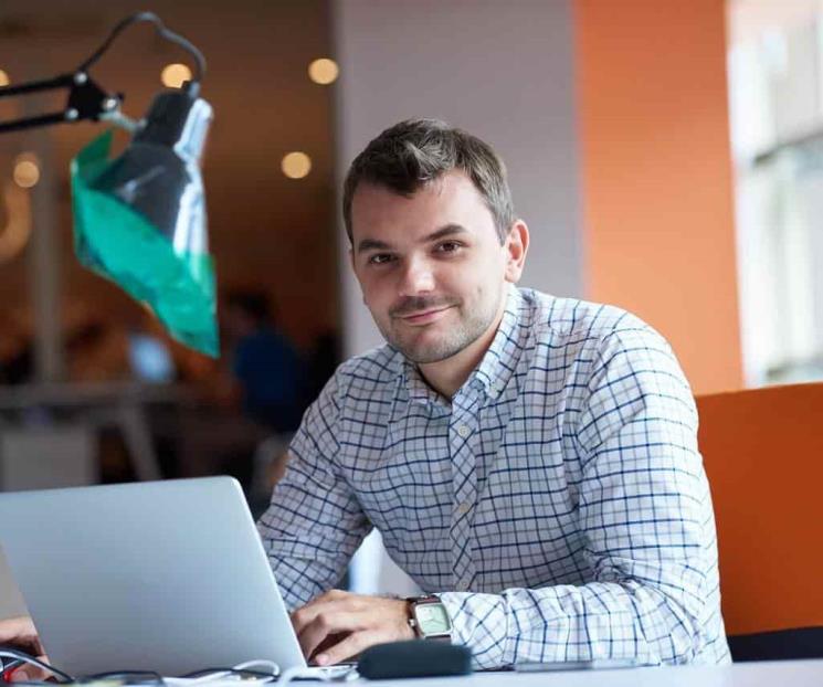 Propone a emprendedores cambiar de mentalidad