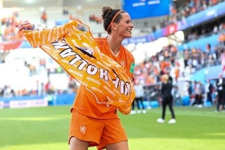 Van Rayadas por defensa holandesa