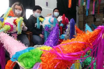 Piñatas hechas con causa y amor