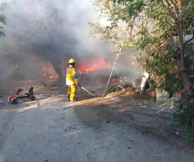 Consume fuego vivienda en Montemorelos
