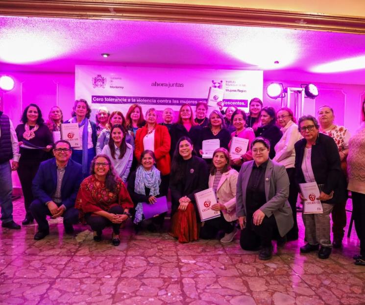 Se gradúan 130 mujeres en talleres productivos