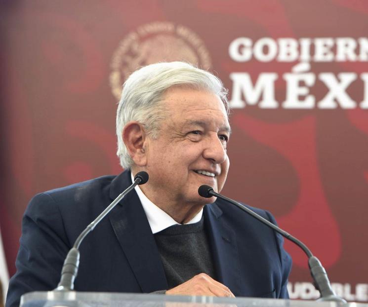 Presume AMLO la fortaleza del peso