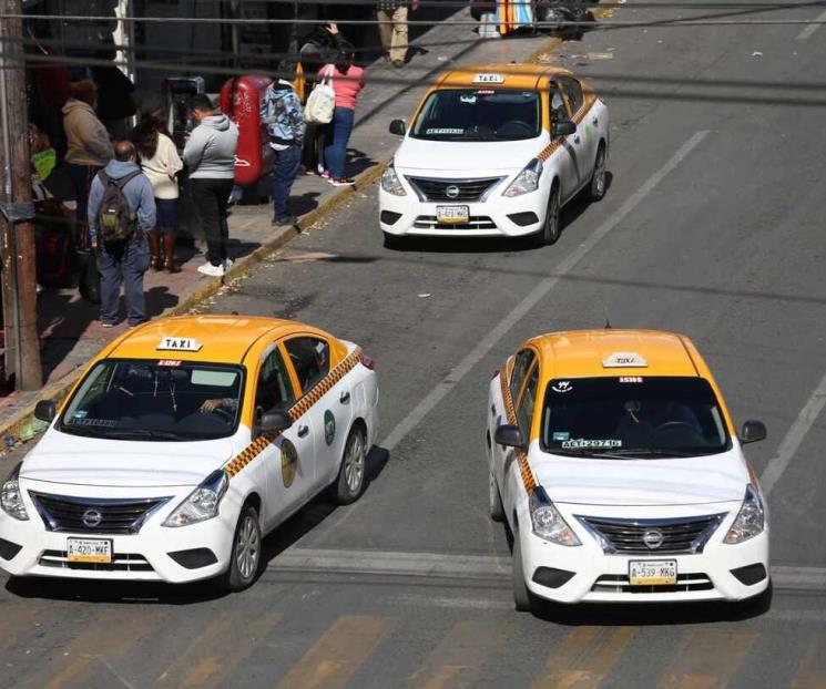 Hacen taxistas su agosto en diciembre