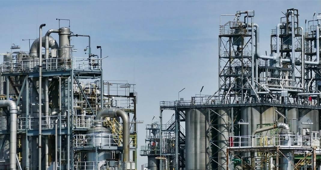 Gastan 20 veces más en petróleo que en salud