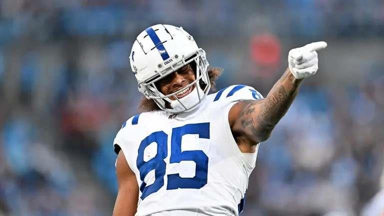 Inhabilita NFL a jugador por golpear a su pareja