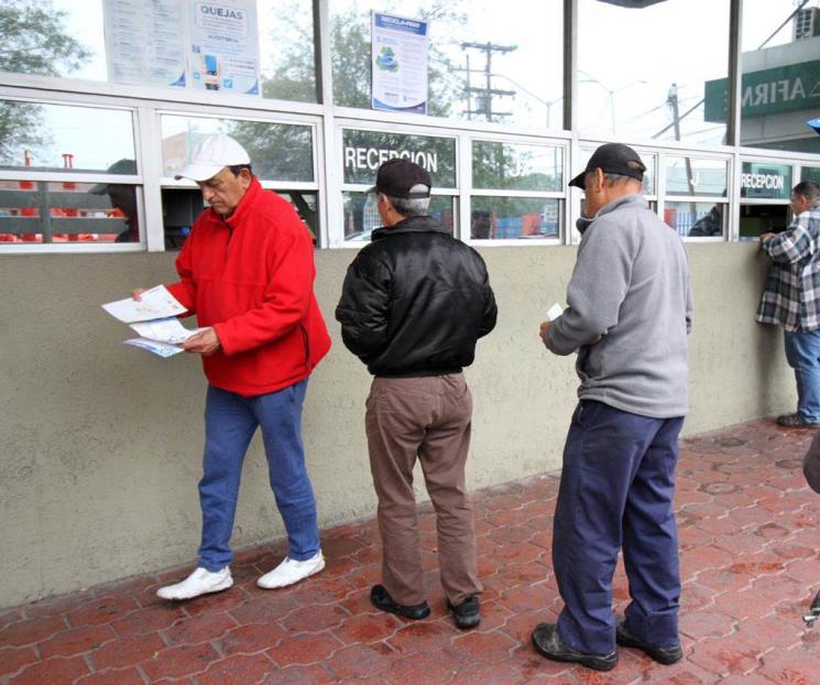 Madrugan en San Nicolás para pagar sus contribuciones