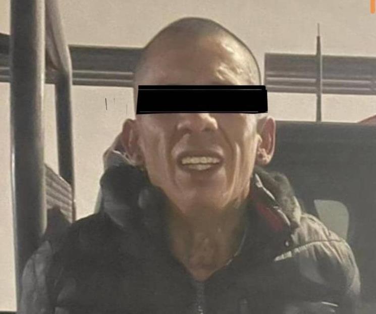 Conducía a exceso de velocidad, lo sorprenden con arma y droga