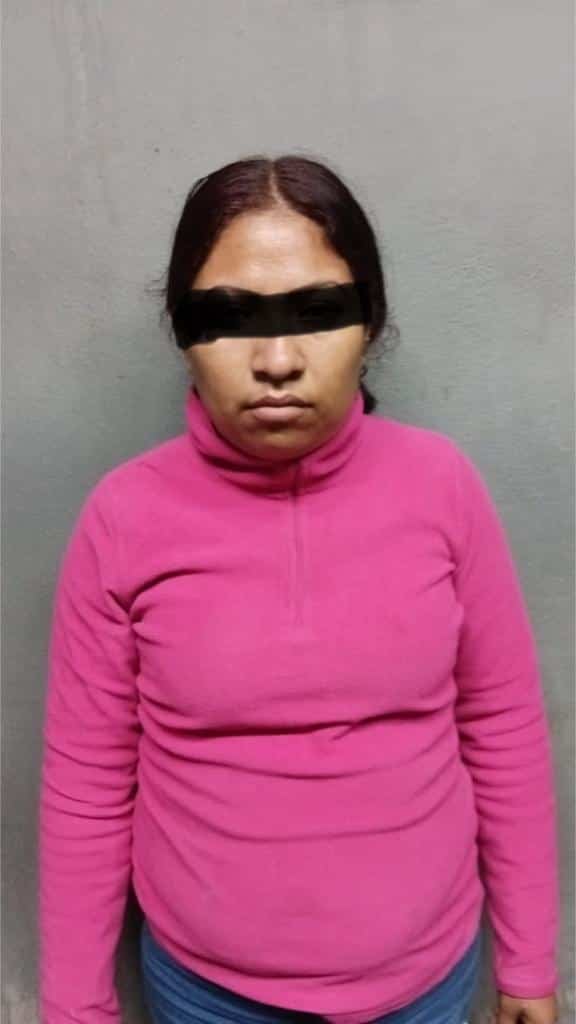 Elementos de la Policía de Apodaca rescataron a un hombre presuntamente maltratado física y psicológicamente por su pareja sentimental, tras ser evidenciados los hechos por medio de redes sociales, en la Colonia El Rosario.