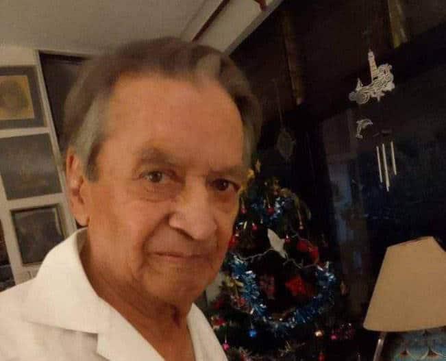 Publica hijo de José Agustín imagen de la extremaunción al escritor