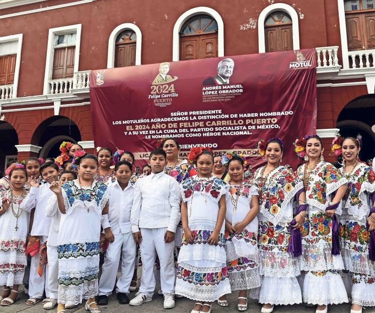 Nombran a AMLO héroe nacional en Motul, Yucatán