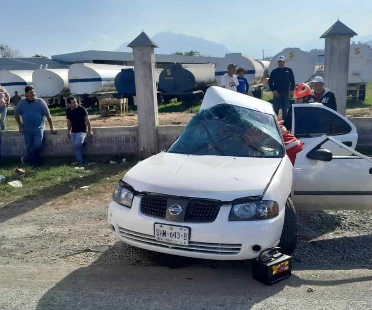 Deja choque cuatro lesionados