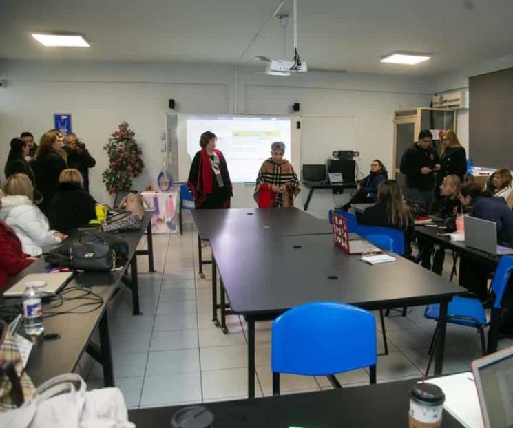 Participan docentes en taller previo al regreso a clases