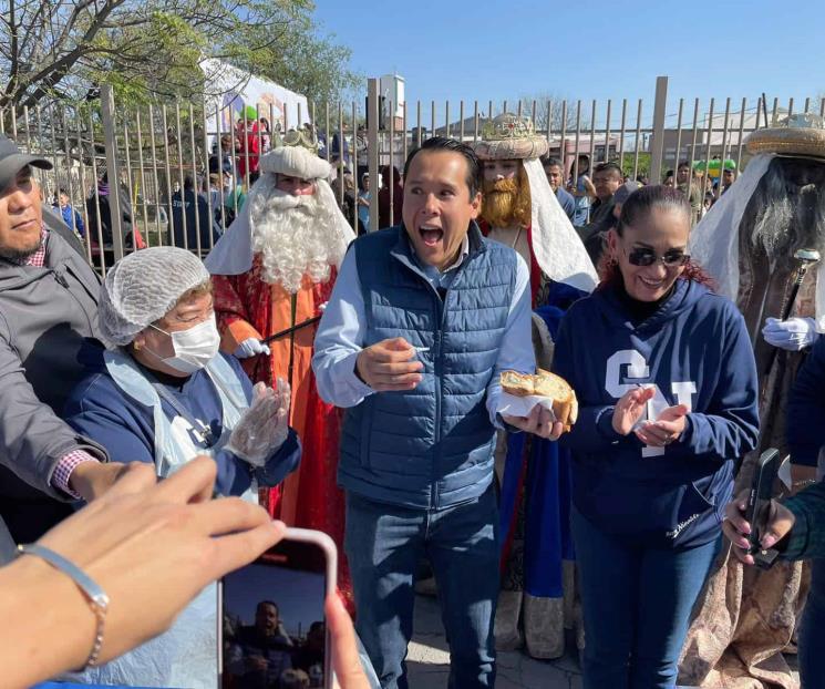 Comparten en San Nicolás la tradicional Rosca Comparten en San Nicolás la tradicional Rosca