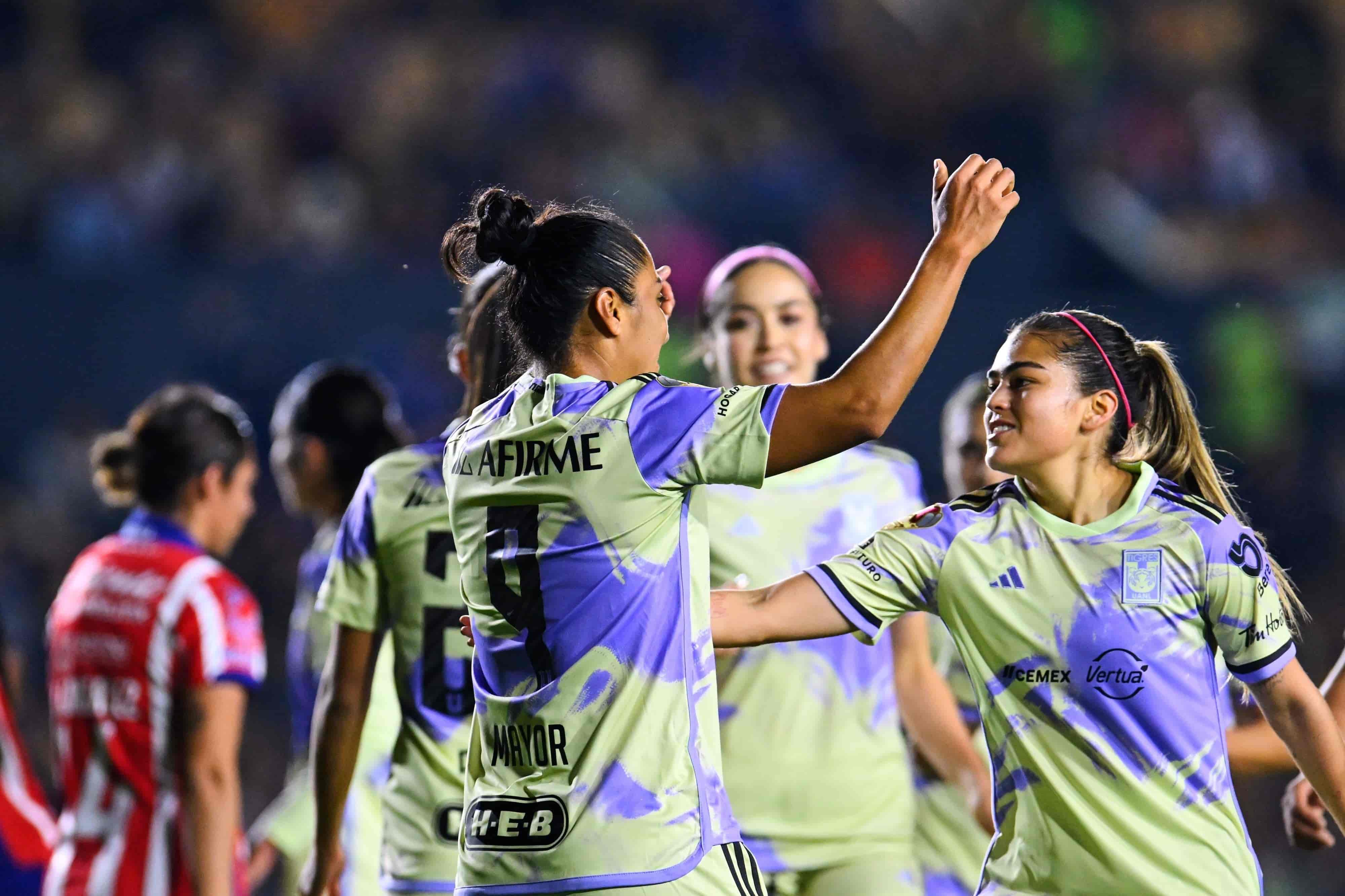 Stephany Mayor hace el 1-0.