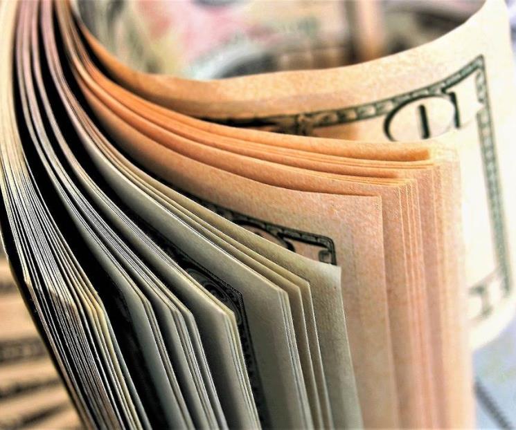 Precio del dólar abre la semana en 16.89 pesos al mayoreo