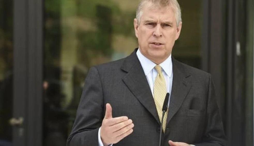 El príncipe Andrés no sabe cómo responder al escándalo Epstein El príncipe Andrés no sabe cómo responder al escándalo Epstein