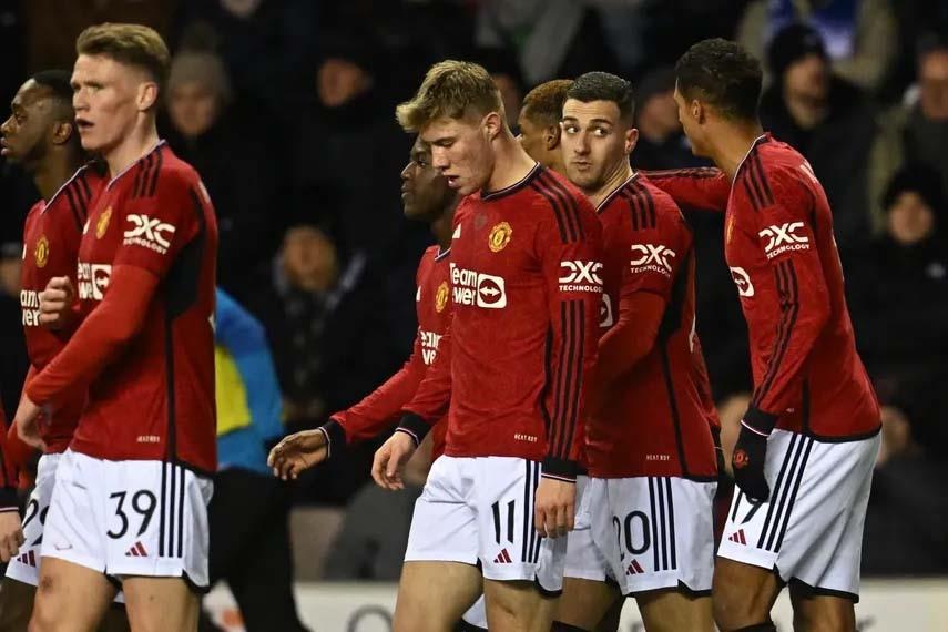 Avanza el United en la FA Cup