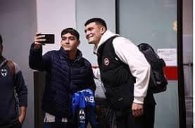 Conoce Brandon a sus compañeros Rayados