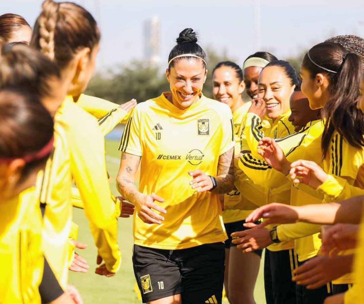 Ya entrenó Jennifer Hermoso