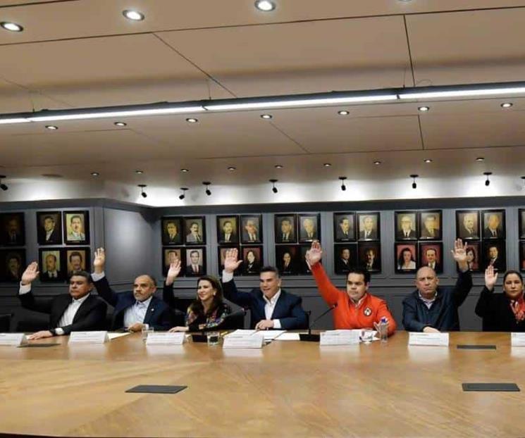 PRI formaliza expulsión de las diputadas tras votar por Godoy