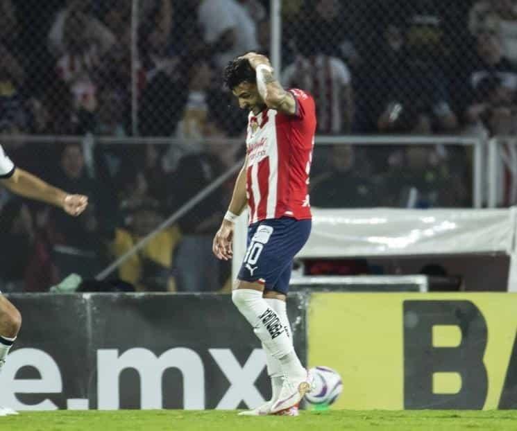 Protege asociación de futbolistas a Alexis Vega