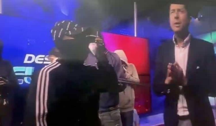 Periodistas narran irrupción de hombres armados en televisora
