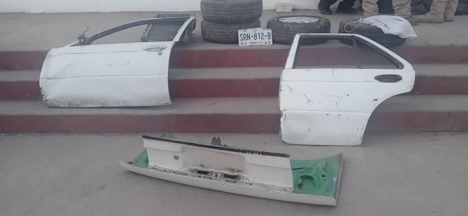 Elementos de la policía preventiva de Escobedo, lograron la detención de cuatro integrantes de una banda de robacarros que operaba en varios municipios de la zona periferia.