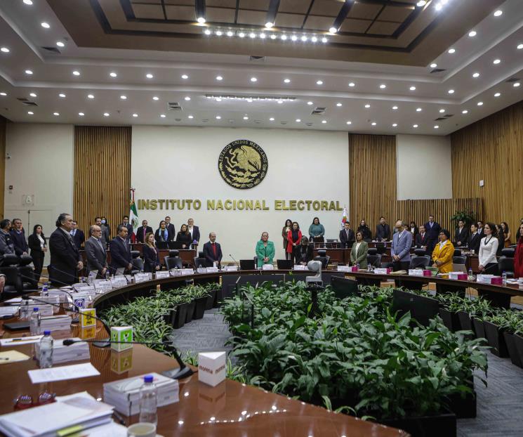 Continúa división en el INE por designaciones