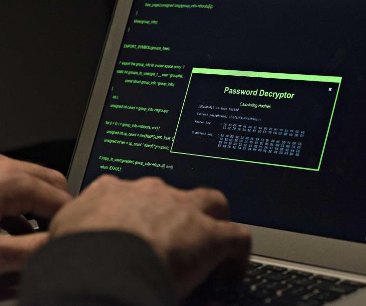 Juez ordena liberar a presunto operador del software Pegasus