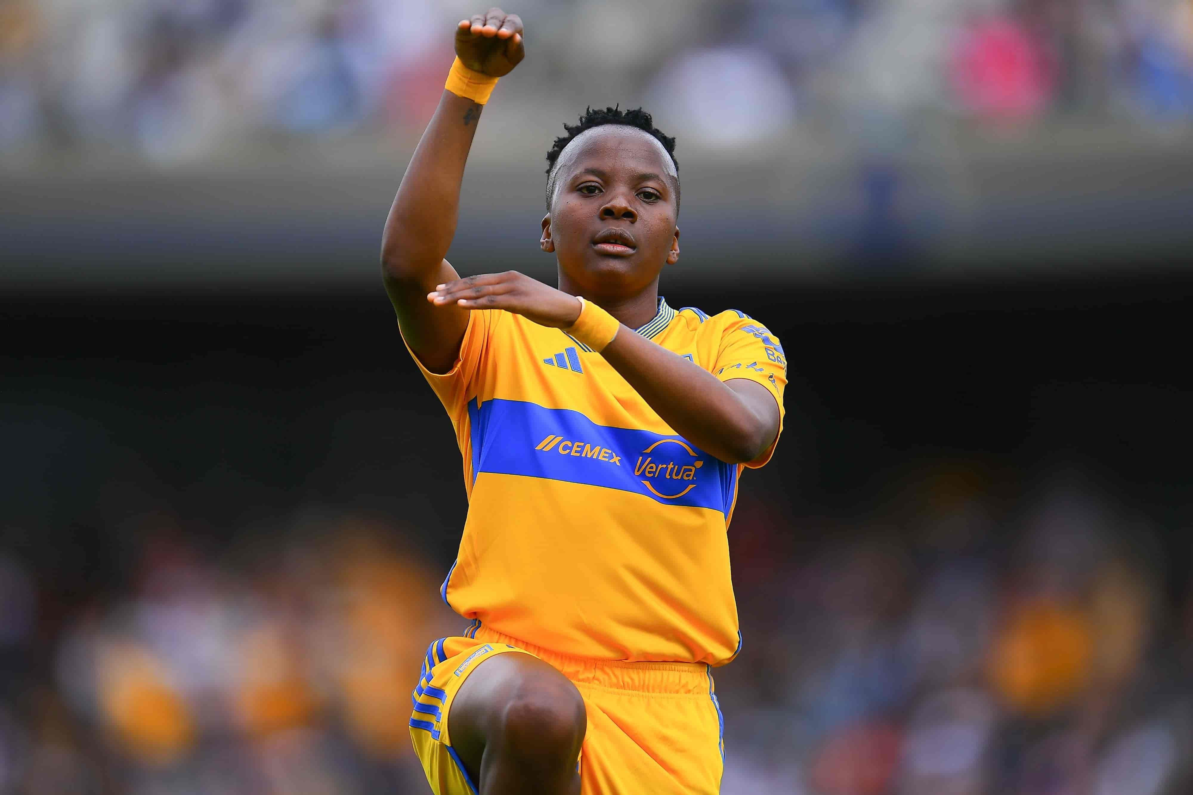 Thembi Kgatlana anota se estrena con doblete.