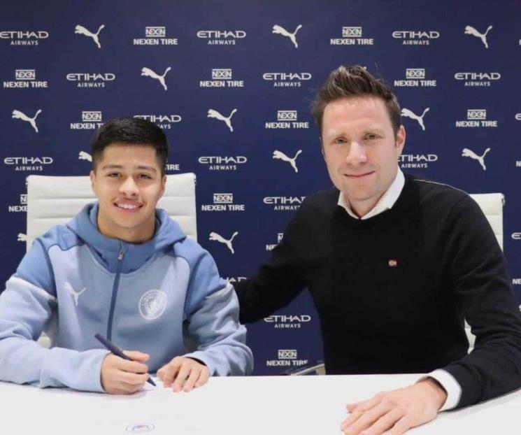 Ficha Manchester City al mexico-americano Álex Alcalá Ficha Manchester City al mexico-americano Álex Alcalá