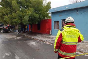 Pierde la vida anciano en incendio de su casa